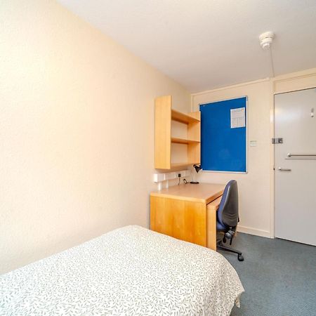 Joivy Budget 4,5 And 6 Bed Private Flats, In Historic Old Town (Adults Only) Эдинбург Экстерьер фото